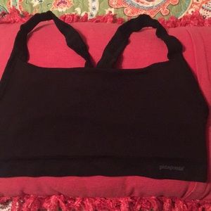 Black sports bra